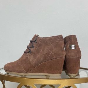 TOMS Suede Desert Wedge Bootie Chocolate Brown Sz 6 NEW